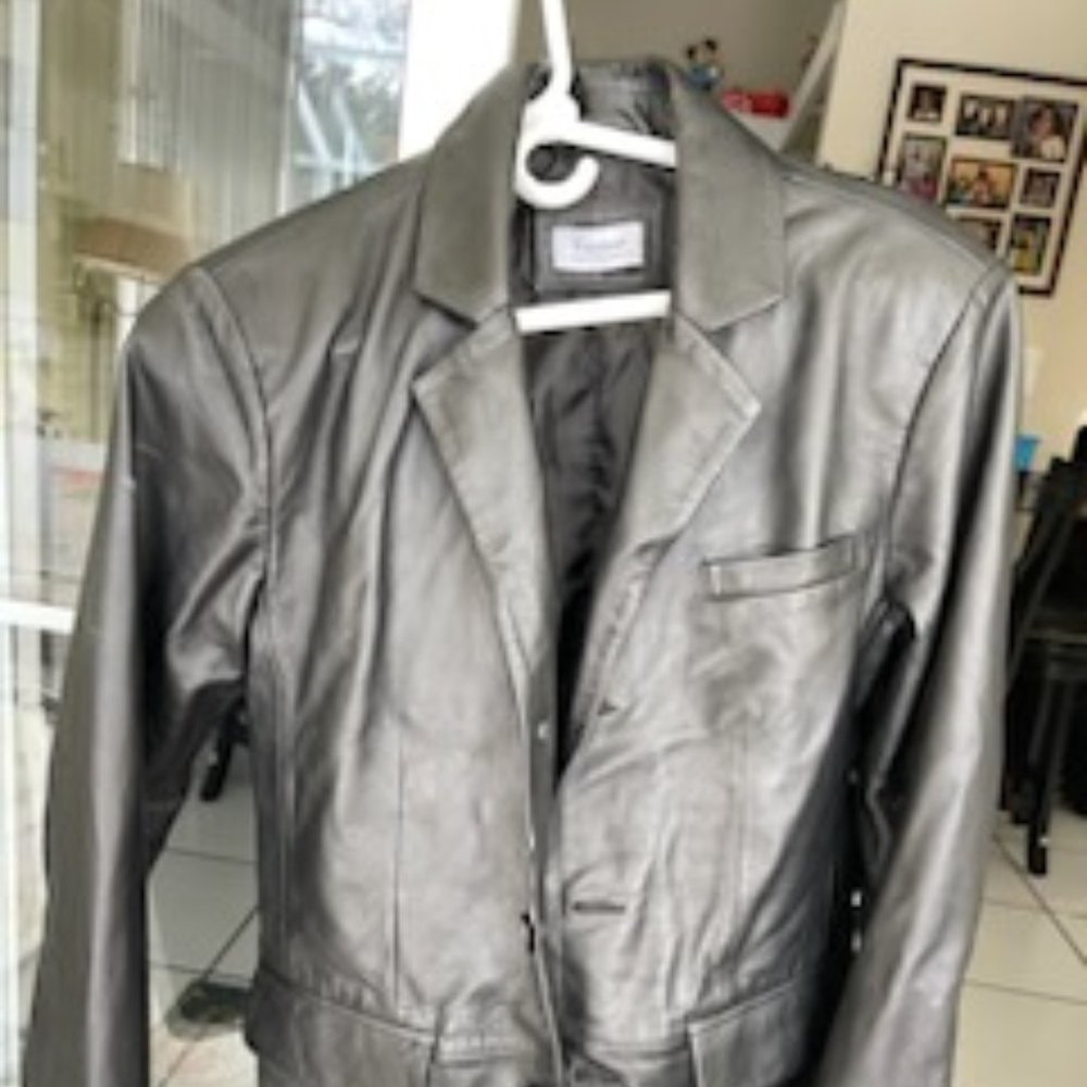 Like New Fad Closet Leather Jacket Size Small